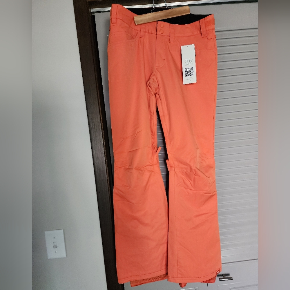 NWT Roxy Women's Backyard Snow pants sz Medium